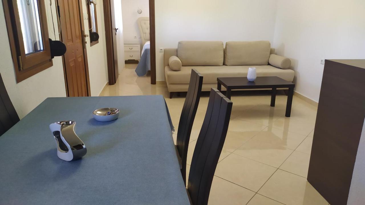 Nikitihouse Apartments 1 Luaran gambar
